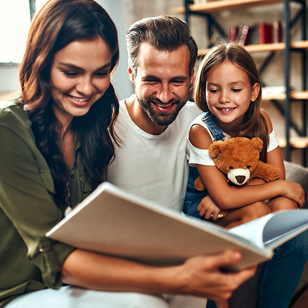 Family-reading-a-book-together