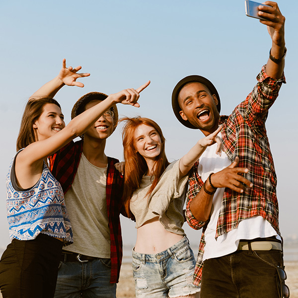 Friends-taking-a-selfie
