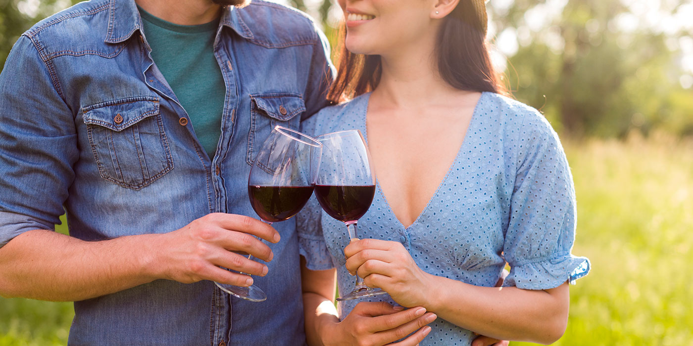 Couple-Wine-Tasting-in-Winelands